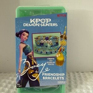 K-Pop Demon Hunters Zoey Friendship Bracelet Kit - Green